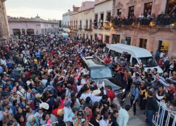 Sheinbaum reúne a 50 mil personas en primer día de gira