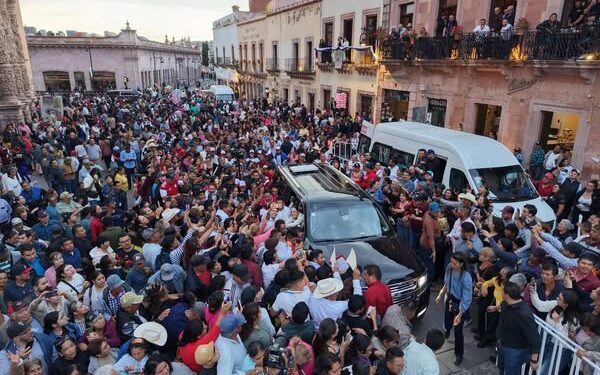 Sheinbaum reúne a 50 mil personas en primer día de gira