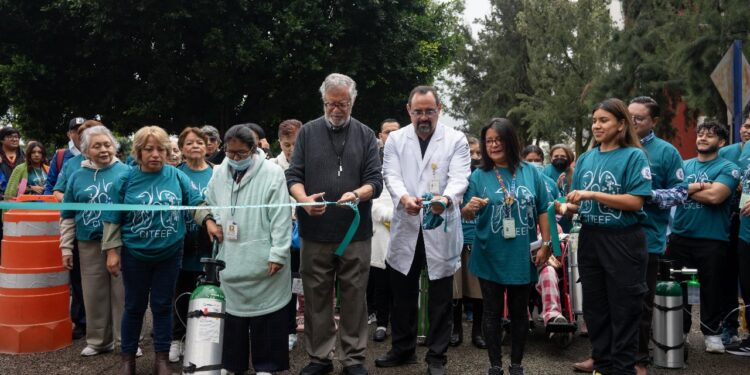 INER conmemora el Día Mundial de la Fibrosis Pulmonar con caminata para pacientes y familiares