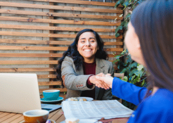 Insignias digitales Tecmilenio: la clave para hacer más visible un perfil profesional