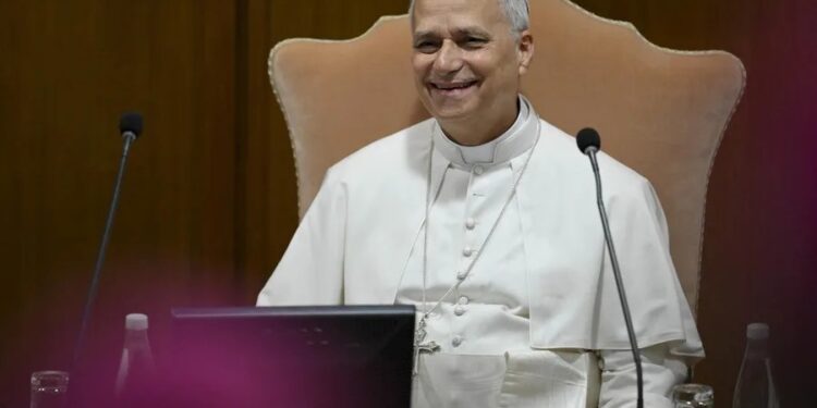 El papa León XIV defiende que los abusos en la Iglesia «no pueden meterse en un cajón»