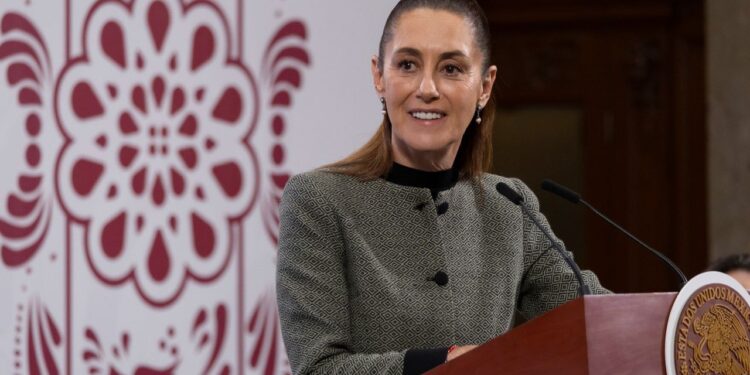 Sheinbaum llama a mexicanos en EU a celebrar fiestas patrias con precaución ante posibles redadas