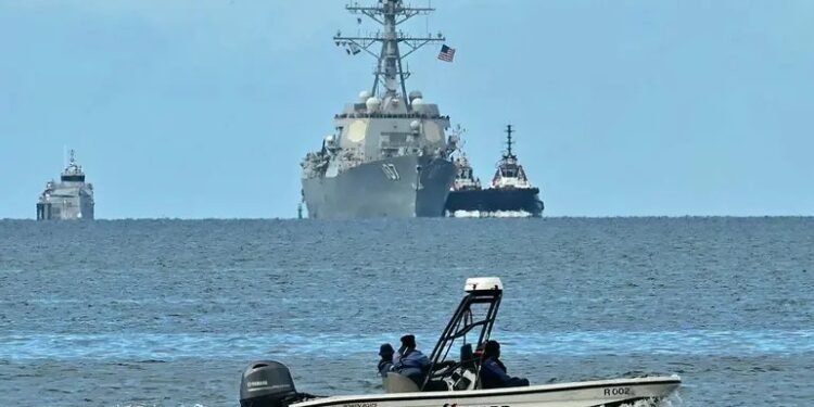 Buque de EU llega a Trinidad y Tobago, frente a Venezuela