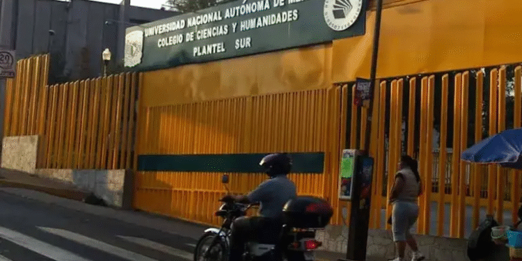 Padres en CCH Sur aceptan ‘con reservas’ respuesta de la UNAM
