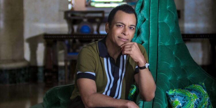 Jon Secada, la voz que convierte la nostalgia en eternidad, llega a La Maraka en diciembre