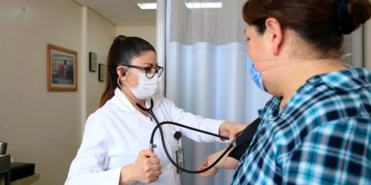 Sistema Nacional de Salud: en este mes comienza el registro para recibir atención médica gratis
