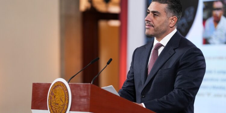 Estrategia contra extorsión detectó 56% de líneas telefónicas en 12 penales: García Harfuch