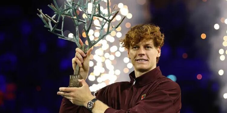Jannik Sinner conquista París y vuelve a la cima de la ATP