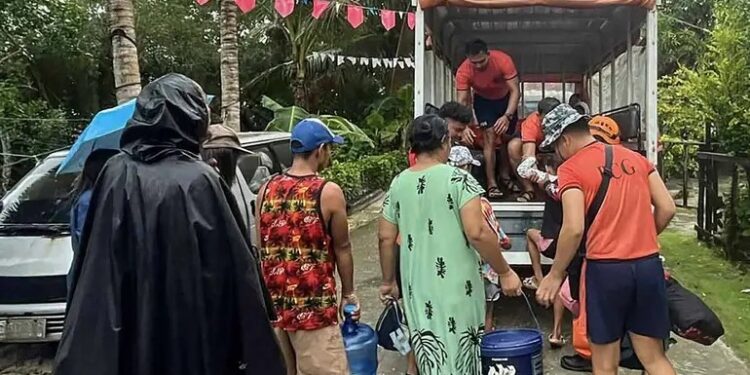 Más de 150 mil evacuados en Filipinas ante inminente llegada de tifón