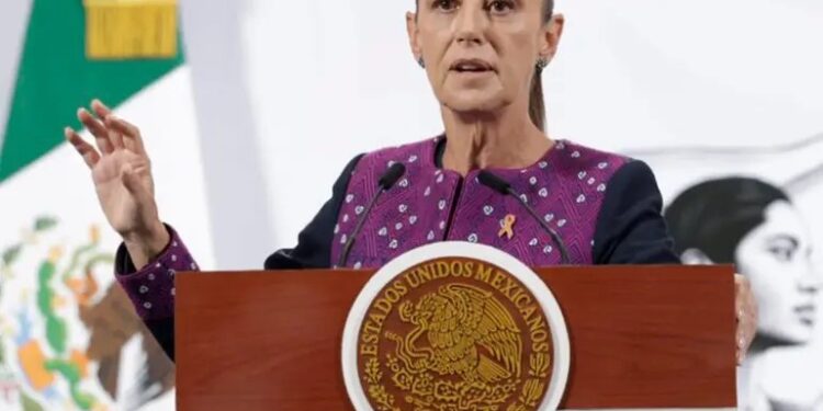 ‘No había razón para cerrar las carreteras’, dice Sheinbaum sobre bloqueos de transportistas