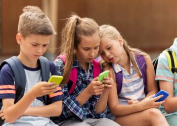 Dinamarca busca que menores de 15 años no puedan usar redes sociales