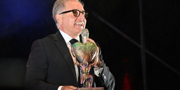 Tequila deslumbró: la gala 50 líderes reunió a íconos del rock, empresarios y figuras de alto impacto