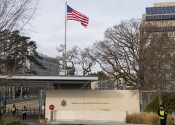 Delegaciones de Europa, EE. UU. y Ucrania arrancan en Ginebra revisión del plan de paz de Trump