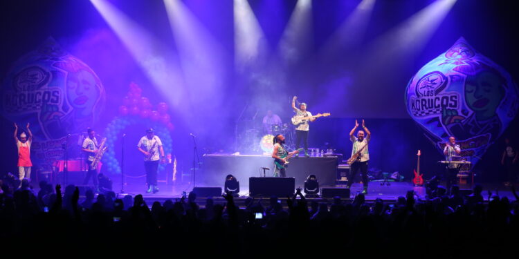 Los Korucos celebran dos décadas de ska con una fiesta memorable en el Teatro Metropolitan