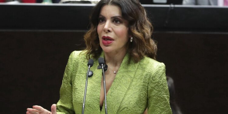 Piden que prestadores de servicios de plataformas digitales de movilidad puedan acceder a aeropuertos para recoger pasaje