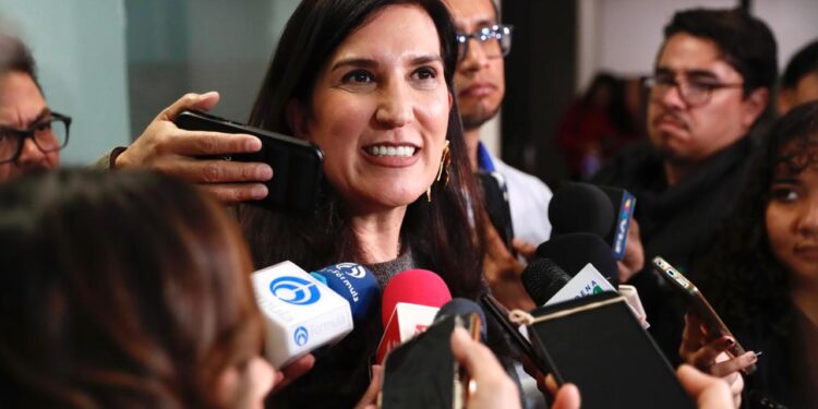 Recibe Comisión Permanente nombramiento de Alejandro Gertz como embajador ante Reino Unido; se inicia proceso legislativo: Kenia López Rabadán