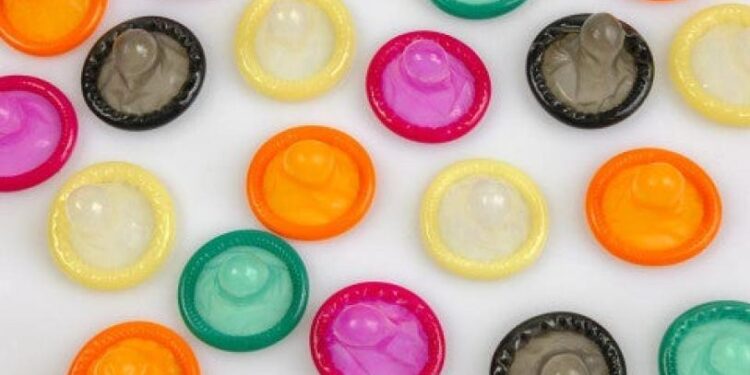 China grava preservativos y píldoras en su intento por elevar los nacimientos