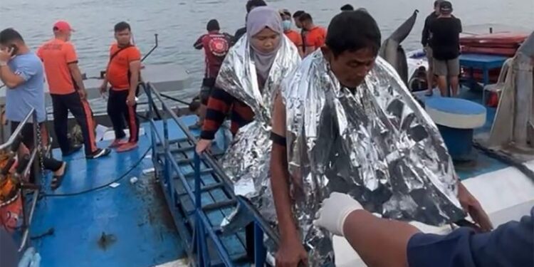 Al menos 18 muertos y 10 desaparecidos tras naufragio de transbordador en Filipinas