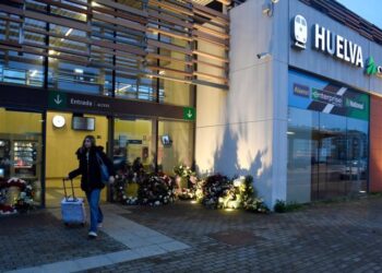 España espera reabrir en 10 días la línea cerrada por tragedia ferroviaria