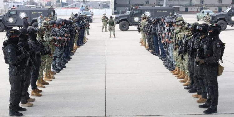 Gobierno de Sheinbaum realiza el tercer envío masivo de 37 reos a Estados Unidos en primer aniversario de Trump