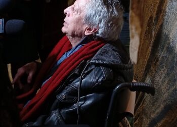 Defendiendo Al Cavernícola Inicia el Año Noche de Reyes Magos