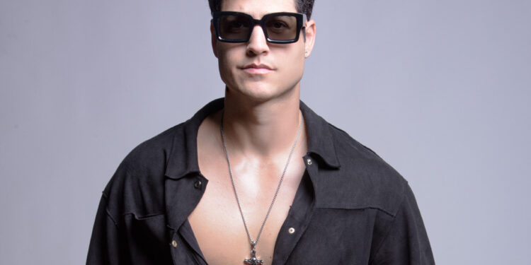 Jensen Ríos debuta en el rock en español con Suicida de Amor, un EP que convierte el desamor en resistencia