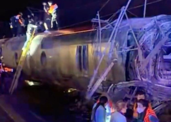 Al menos 39 muertos tras la colisión de dos trenes de alta velocidad en España