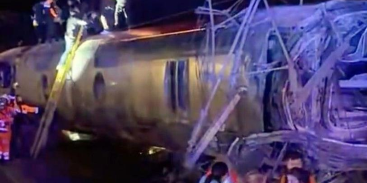 Al menos 39 muertos tras la colisión de dos trenes de alta velocidad en España