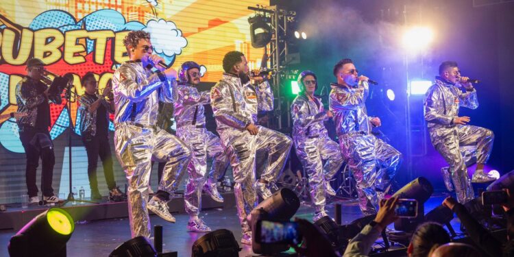 DÉJÀ VU RETRO SHOW: EL ESPECTÁCULO QUE AGOTÓ EL LUNARIO LLEGA ESTE VIERNES 13 DE FEBRERO AL TEATRO ROYAL PEDREGAL