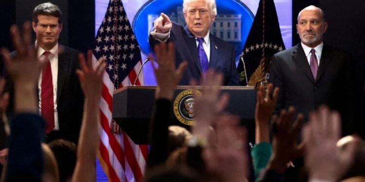 Trump elevará arancel global de 10 a 15% tras bloqueo de la Corte Suprema