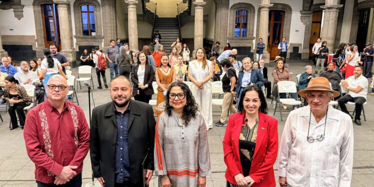 Inauguran en el Museo de la Ciudad de México la exposición «Cartografías del color», de la tamaulipeca Margarita Morales