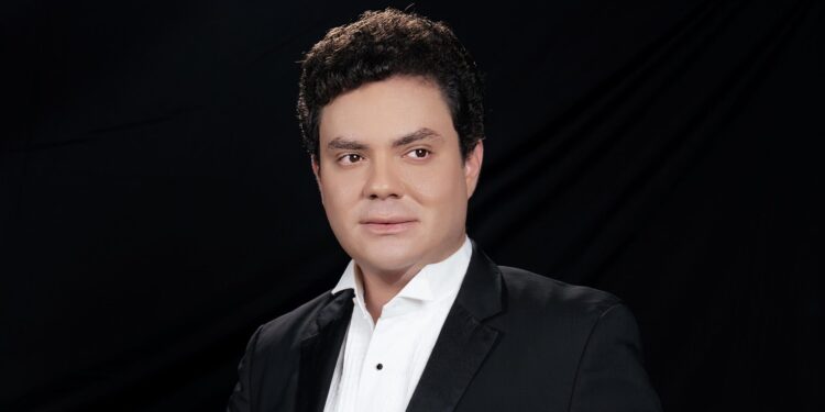 La voz que evoca a José José: Manuel José presenta concierto sinfónico en La Maraka