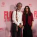 Julieta Venegas y Lorenzo Hagerman celebran la premiere con alfombra rosa de «Flamingos: la vida después del meteorito»