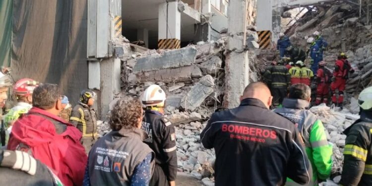 Confirman la muerte de segundo y tercer trabajador por derrumbe de edificio en San Antonio Abad