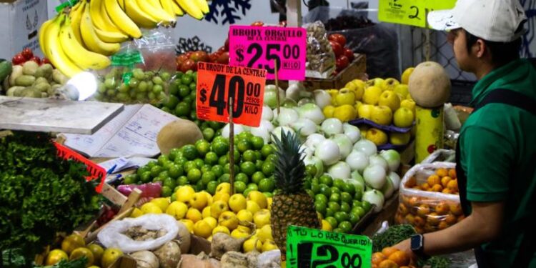 Se dispara la canasta alimentaria en México; mexicanos necesitan casi 5 mil pesos al mes