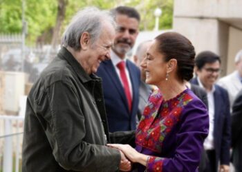 Sheinbaum reconoce a Joan Manuel Serrat como símbolo de la música y la resistencia