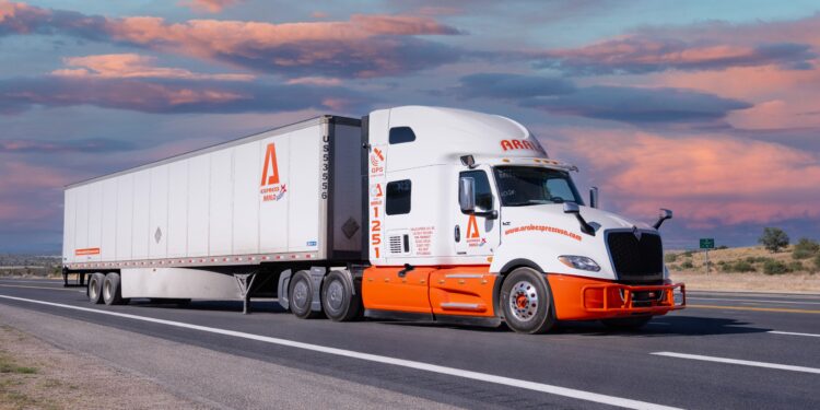 Grupo Aralo reduce 70 % el riesgo de colisión y aumenta más de 50 % sus viajes con tecnología de Samsara