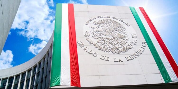 Senado recibe designación de Roberto Velasco como nuevo canciller