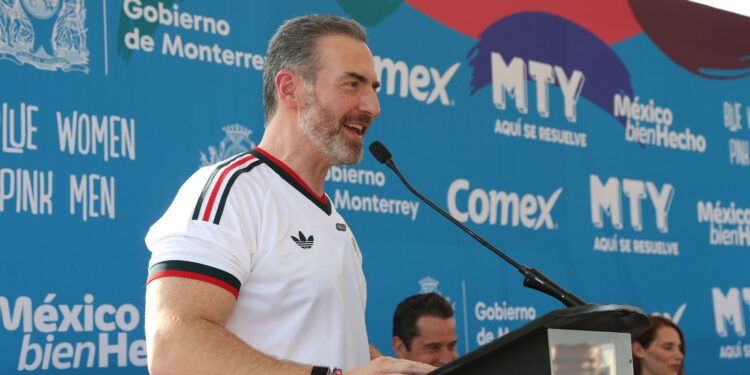 Comex por un México Bien Hecho y la comunidad de Monterrey rehabilitan la cancha de la colonia Independencia