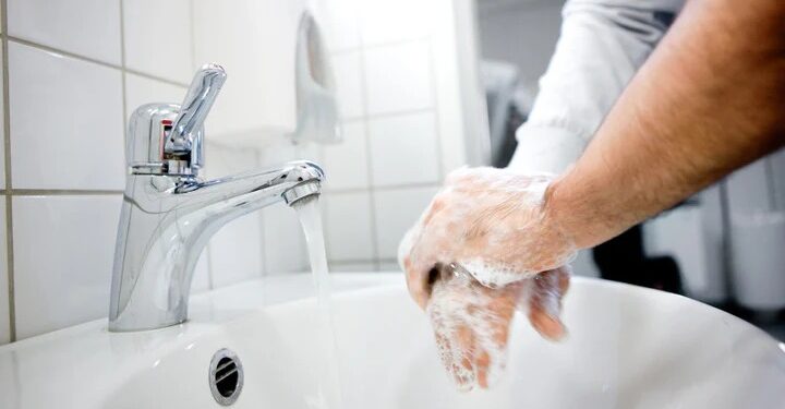 Higiene de manos reduciría hasta 80% infecciones hospitalarias: OMS