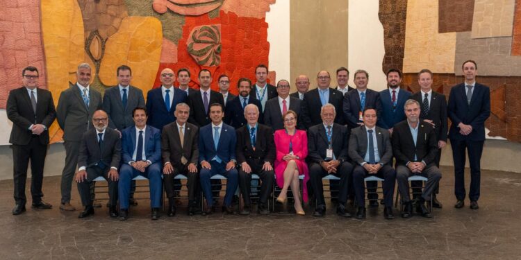 Sector automotriz de América Latina impulsa alianza para fortalecer comercio y renovación vehicular