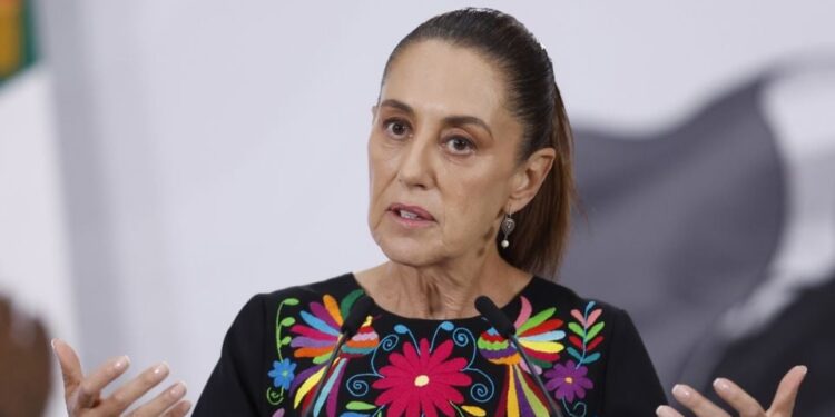 “Le vamos a dar la vuelta para que se dé cuenta de que se equivocó”, dice Sheinbaum a S&P tras rebajar su perspectiva para México