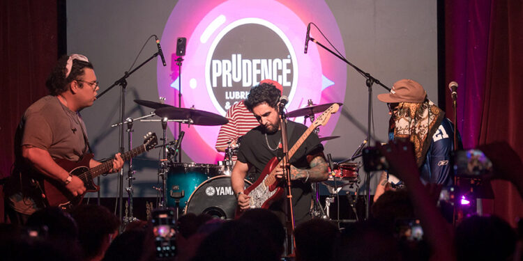 Prudence y Vete a la Versh reviven una de las colaboraciones más icónicas del internet mexicano