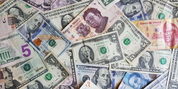 Caen 3.5% las remesas en México entre marzo y abril a 4 mil 978 millones de dólares