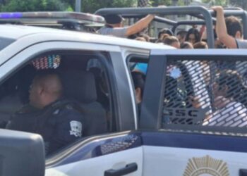 Paralizan fuertes lluvias tramo de la Línea A del Metro; patrullas de la SSC auxilian en traslados