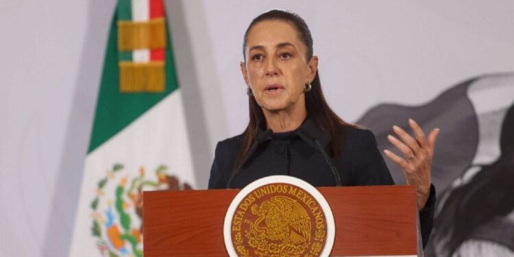 Sheinbaum marca distancia de la CNDH tras recomendación que exonera al Ejército en el caso Ayotzinapa