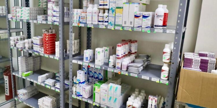 Definirán suministros de medicamentos para los derechohabientes de #Pemex en 61 localidades