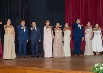 Rinde protesta el Colegio Nacional Voces Legales