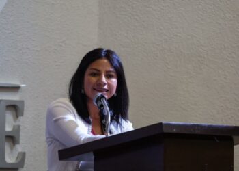 Valeria Cruz representa al gremio de Trabajadores sociales para profesionalizarse