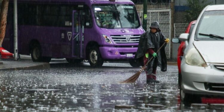 Alertan de posibles inundaciones por fuertes lluvias en gran parte del país